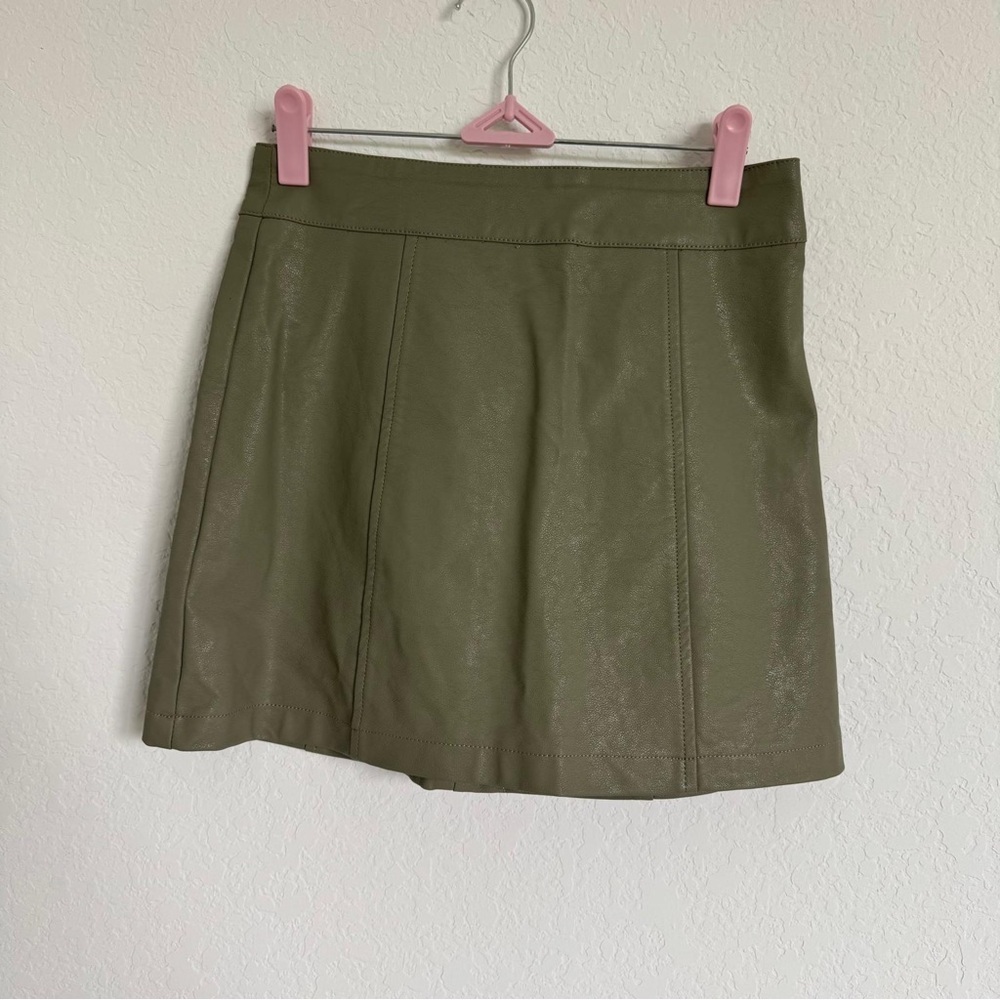 Forever 21 Olive Green Faux Leather Skater Mini Skirt | Size S